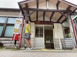 JR 下油井駅にて