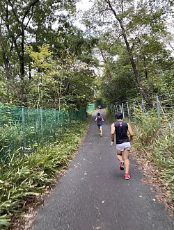 野鳥園の坂はかなりキツい💦いつも引き離されます